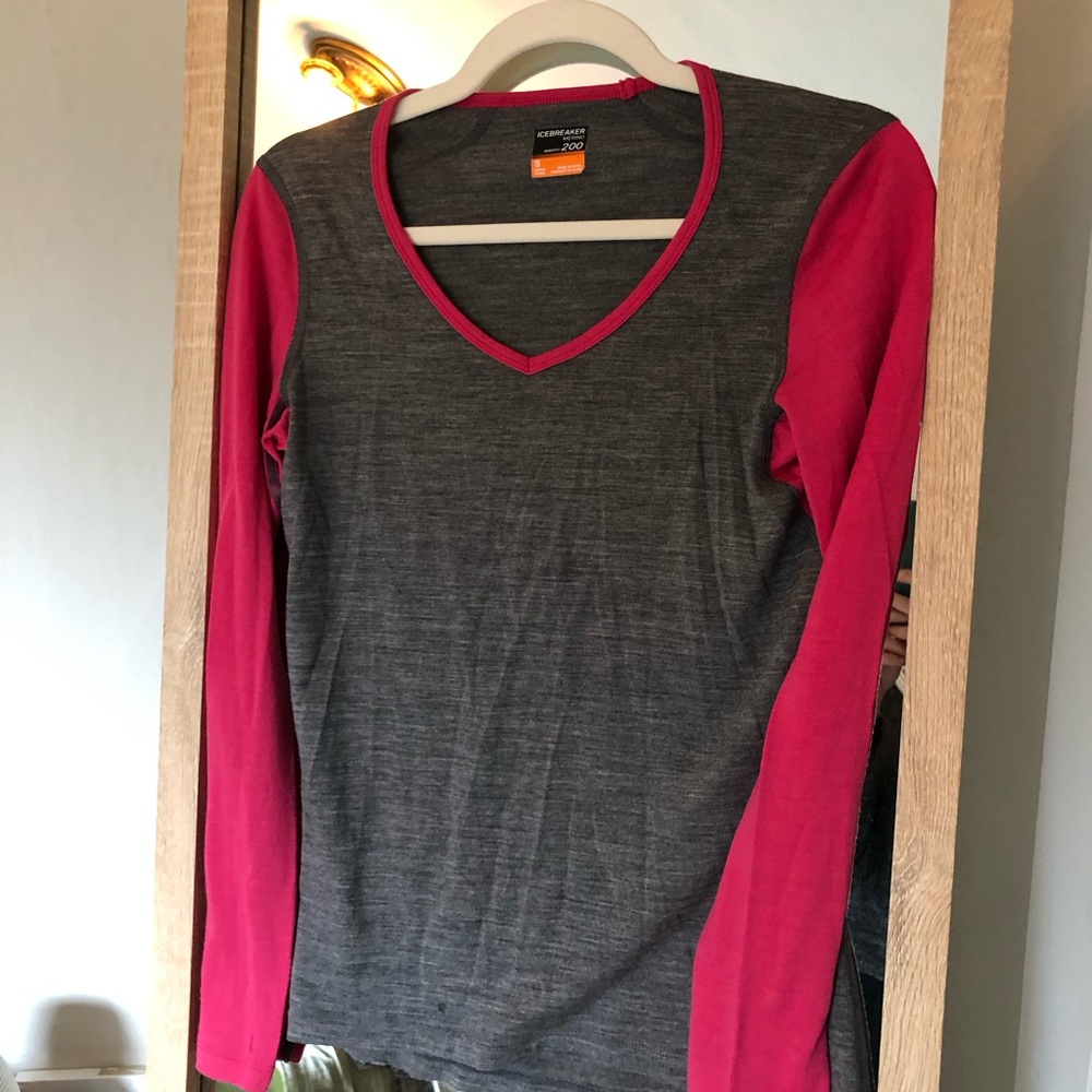 Icebreaker Merino Wool Baselayer, Oasis 200 V-Neck Long Sleeve - W’s S